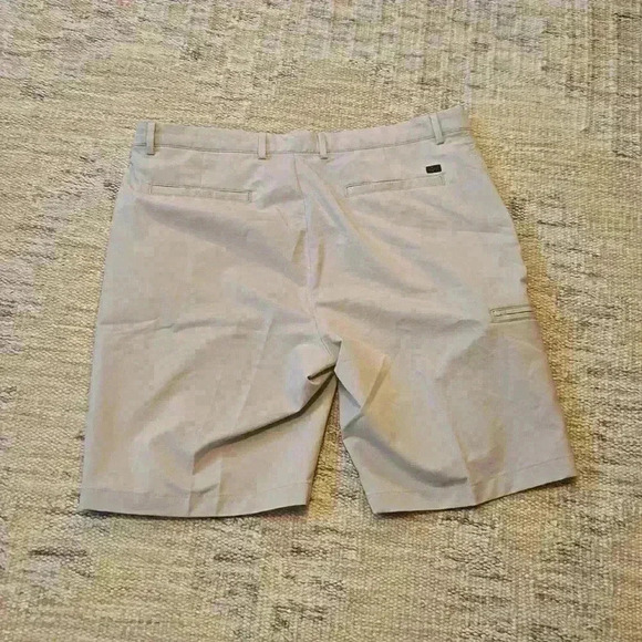 Khaki Greg Norman Short - Picture 6 of 6